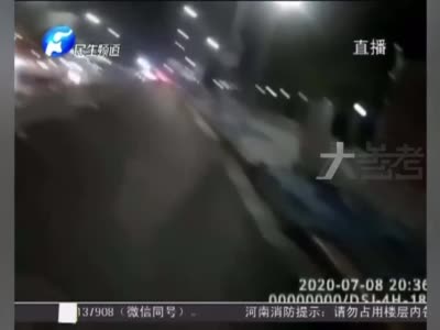郑州男子骑摩托闯岗后折回挑衅民警 被行政拘留10日