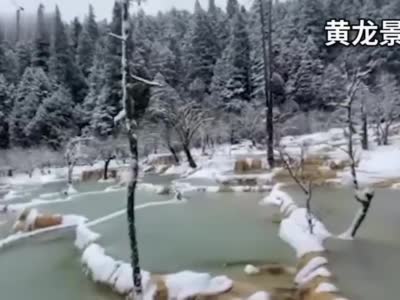 30秒｜小雪迎降雪 四川多个景区变成冰雪世界