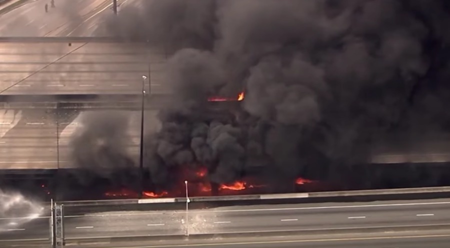 美国亚特兰大州际公路大火 桥面坍塌