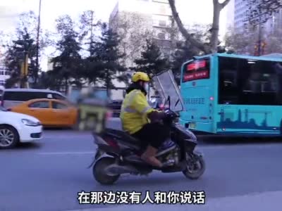 95后东北小伙辞职回国送外卖 坦言国内比国外强