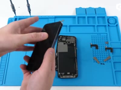 iPhone 13拆解更换配件